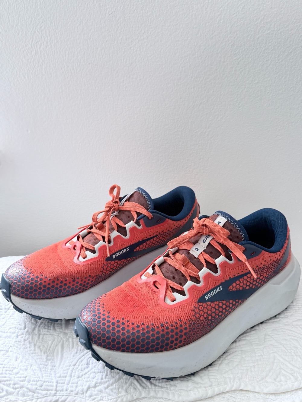 Brooks Caldera 6 Mens 10 D Trail Running Shoes Coral Navy DNA Loft V3